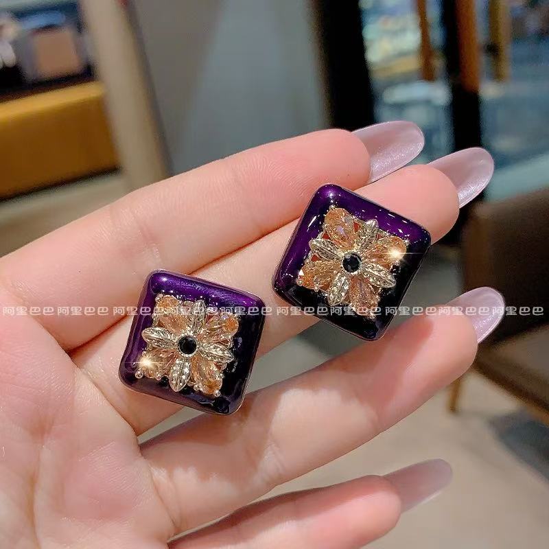 Chic square crystal studs. Minimal luxury, unique and elegant style.